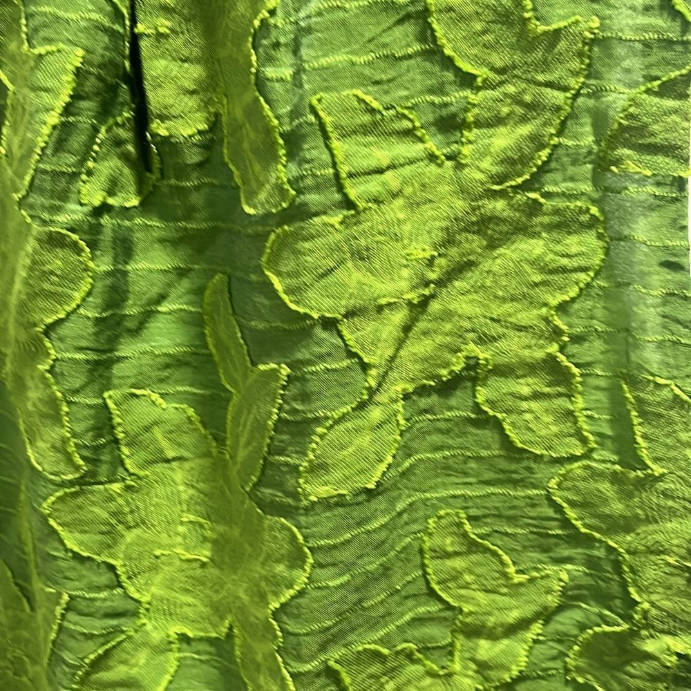 ANTHROPOLOGIE (Maeve) Savannah Peplum Textured Floral Blouse, Green, Size 4 - Picture 7 of 11